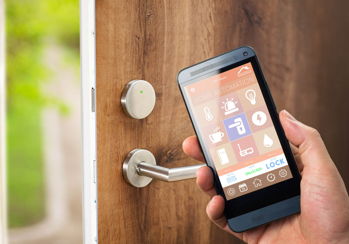 Un smartphone abre una puerta