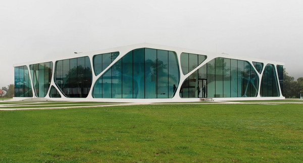 Edificio Leonardo Glass Cube en Alemania