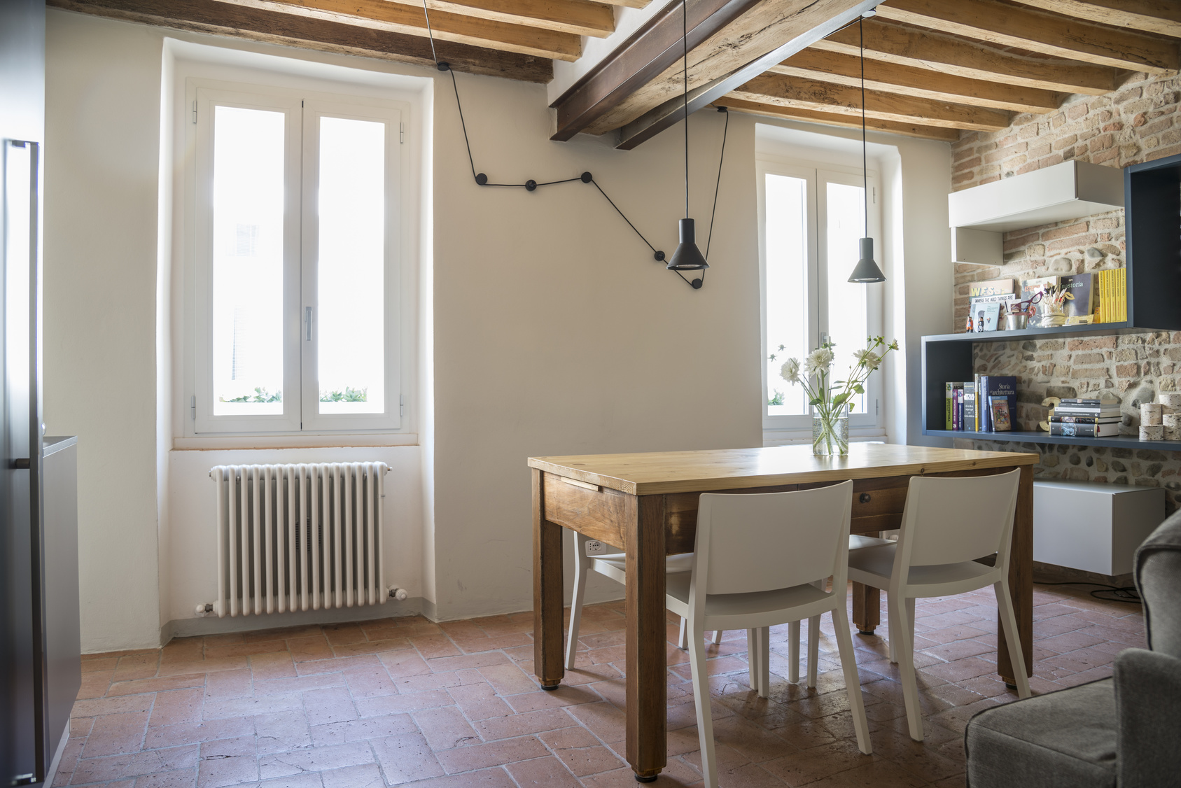 Cómo hacer un panel de madera para ocultar los cables de la televisión