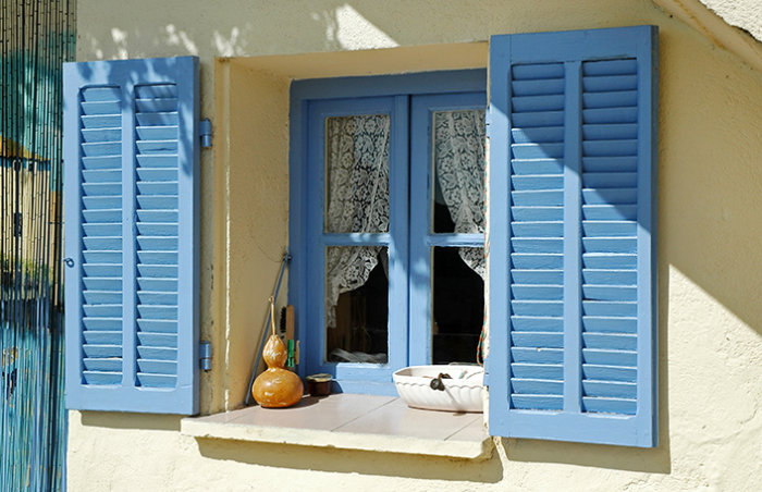 Cómo limpiar y conservar las ventanas de madera