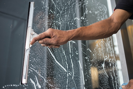 Cómo mantener y limpiar ventanas de PVC · Vivienda Saludable