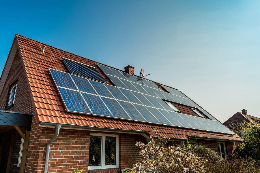 Panales solares en casa, ¿son buena opción? · Vivienda Saludable